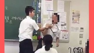 【衝撃】クソガキが女教師を投げ飛ばした結果...【動画】